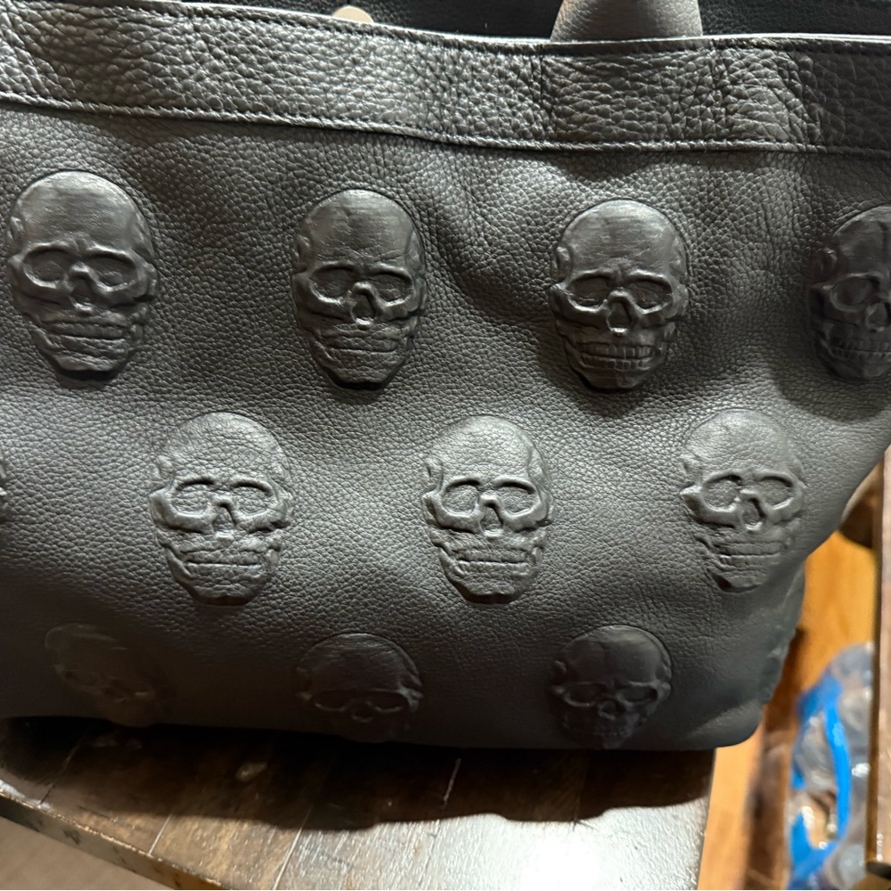 Edgy Black Skull Embossed Tote Bag I Opelle Italia